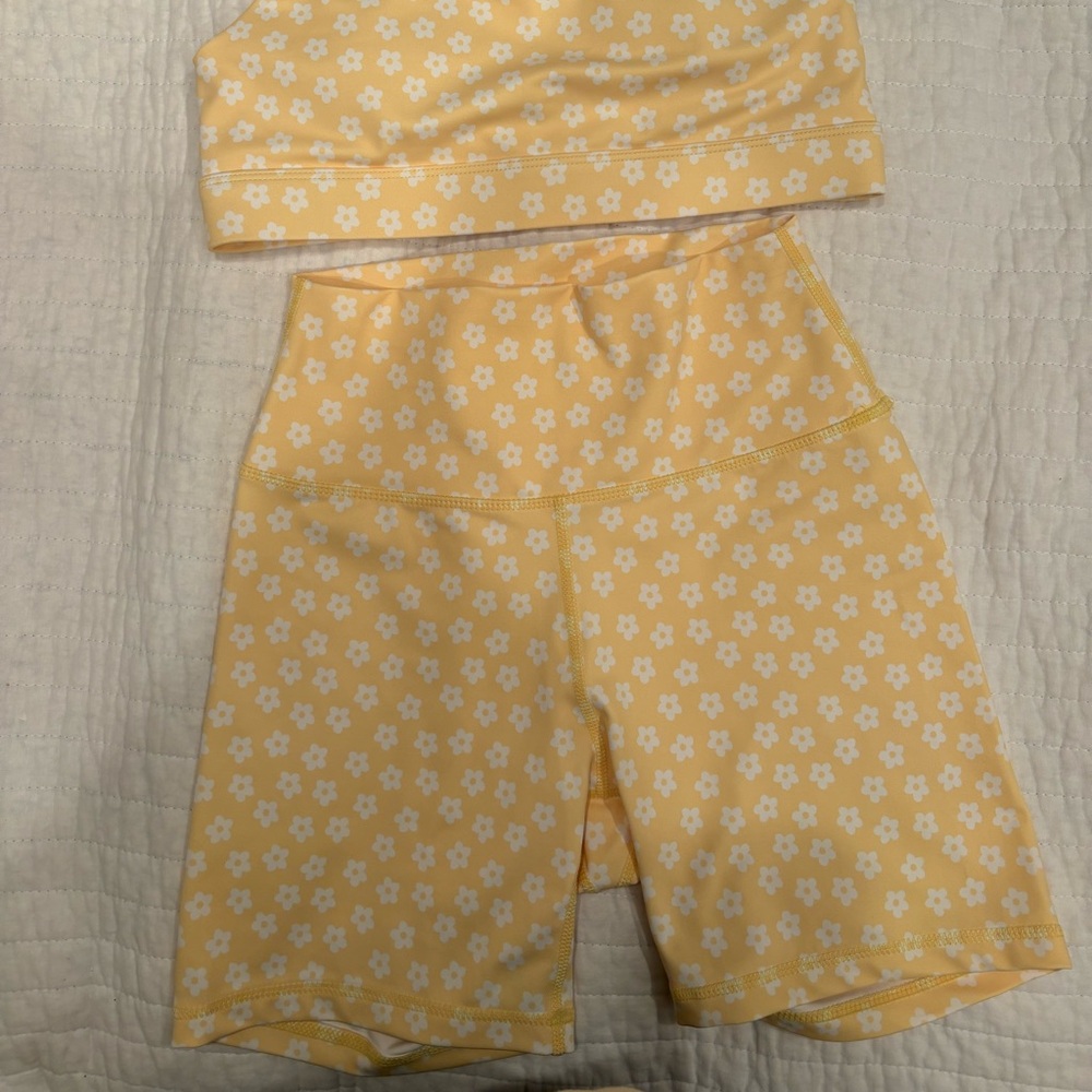 Wilo Two Piece Workout Set